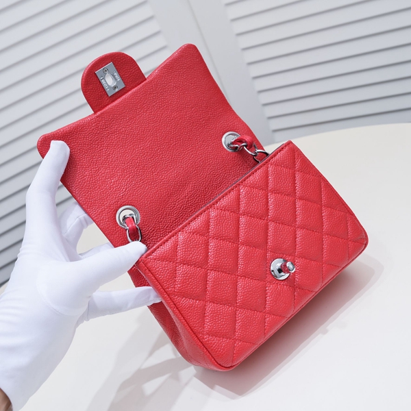 シャネルバッグ角部分ディテール